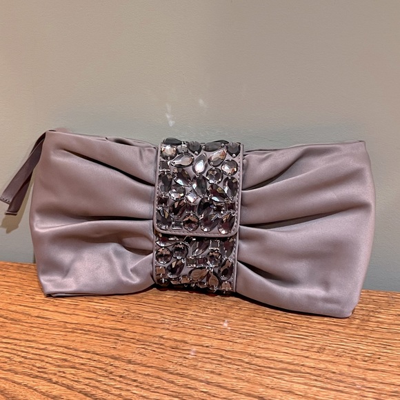 Grey/Silver Satin Evening Bag w/Bling - Picture 1 of 9